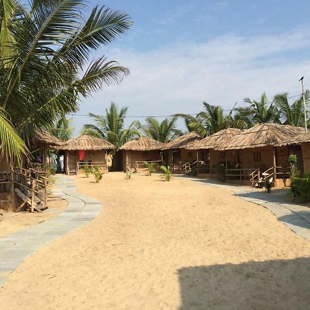 Blue Corner Beach Huts & Restaurant Benaulim Exterior foto