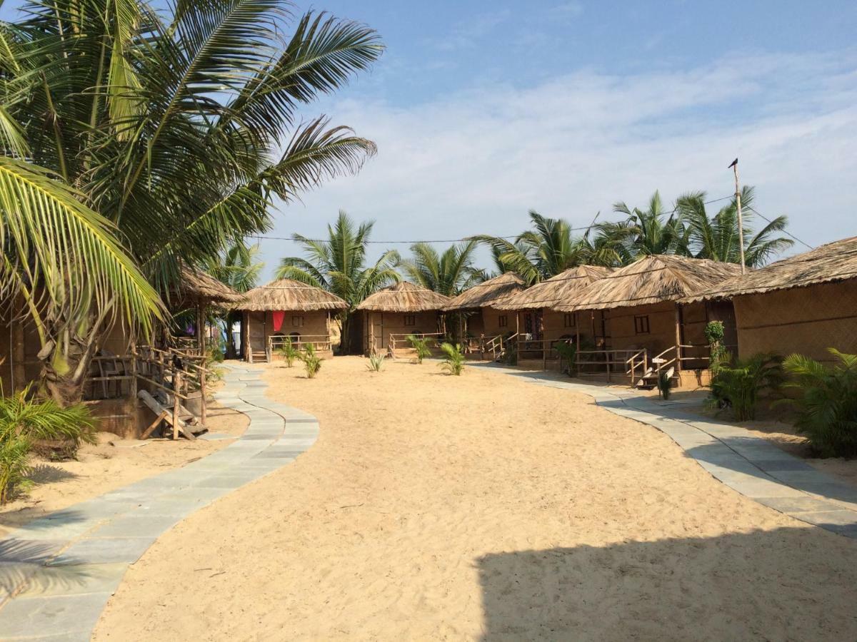 Blue Corner Beach Huts & Restaurant Benaulim Exterior foto